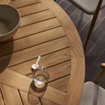 E008 Embrace matbord Ø140 cm