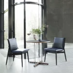 E020 Embrace matbord Ø79,5 cm