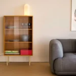 Colour Cabinet hög