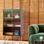 Colour Cabinet hög