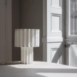 Plissé bordslampa