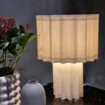 Plissé bordslampa