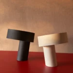 Slant bordslampa